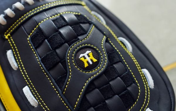 画像3: 阪神タイガースコラボ グローブボディバッグ (3)