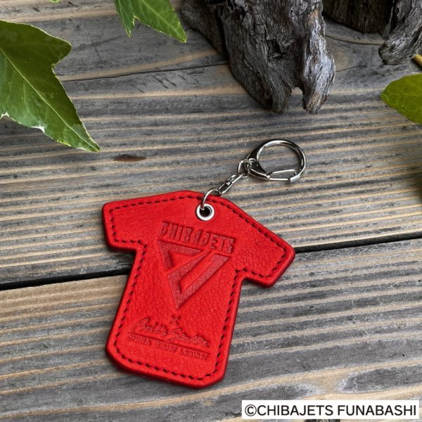 画像1: 【千葉ジェッツ公式ライセンスグッズ】千葉県産ジビエレザー「キョン革」Tシャツキーホルダー (1)